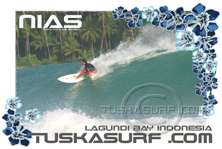 Surf photo of NIas right Hander on a Surf Tee shirt and Hoody